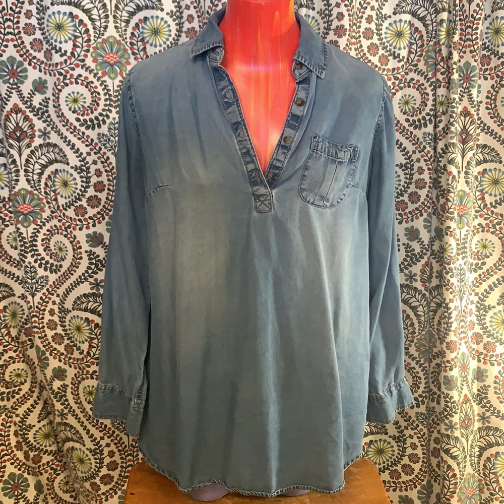 Comfortable Liz Lange Maternity Top